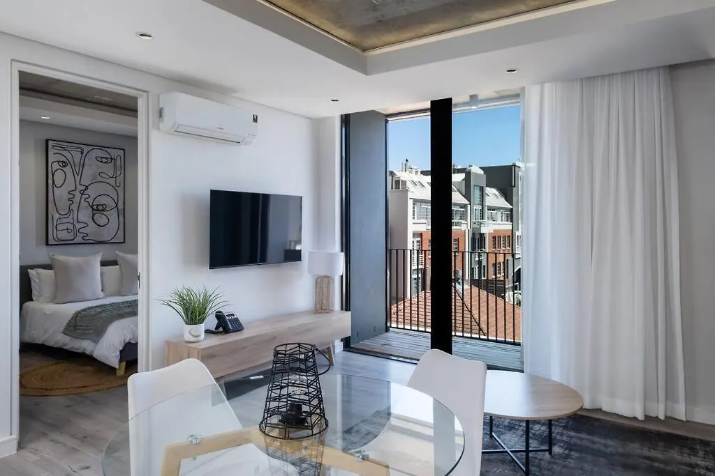302 The Signature In Cape Town 0*,